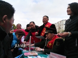 两位“中国好人”助力志愿活动 雷锋月里致敬身边榜样 