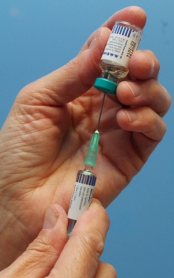 海南一医院被举报售假宫颈癌疫苗，官方：已用于接种，正调查  