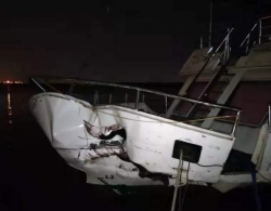 哈尔滨一轮渡客船与千吨驳船碰撞：3人骨折9人留院观察