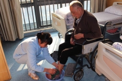 符合条件的养老机构，江苏将补助每张护理型床位不少于1万元 