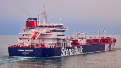 英国称伊朗在霍尔木兹海峡扣留两艘国际油轮 其中一艘悬挂英国国旗