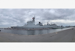 西安舰抵达圣彼得堡访问并参加俄罗斯海军节
