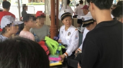 浦东消保委：上海迪士尼不接受调解 坚持翻包检查