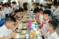盐城：“中央+卫星”双厨房模式，满足5万名学生在校集中就餐