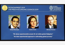 经济学诺奖授予3位经济学家：表彰他们为缓解全球贫困所作贡献