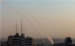 以色列空袭哈马斯军事目标　　