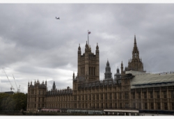 英国警方调查议会选举舞弊指认