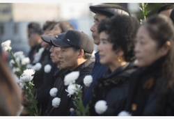 南京群众祭奠南京大屠杀遇难同胞