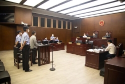工行上海市分行原行长顾国明案开审：被控受贿1.36亿余元