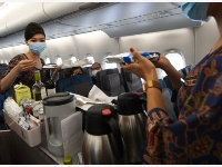 新加坡：久违的航班“味道”
