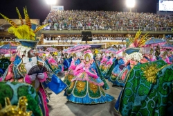 巴西主要城市因疫情今年取消或推迟举办狂欢节