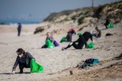 污染以色列海岸的沥青已漂至黎巴嫩