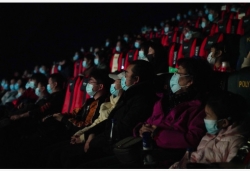 截至18日0时春节档电影总票房超80亿，刷新多项世界纪录