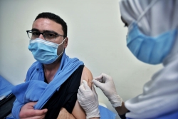 全球连线 | 开罗机场拉起横幅：“来了！中国疫苗”