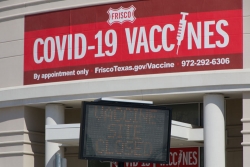 美国部分州因强生疫苗不良反应临时关闭接种点