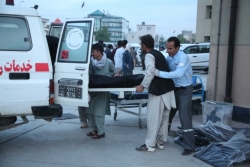 阿富汗首都一学校附近连环爆炸致27人死亡