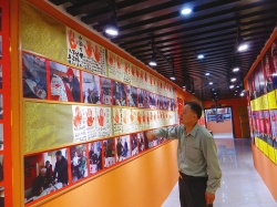 一位“中国好人”和他的红色陈列馆