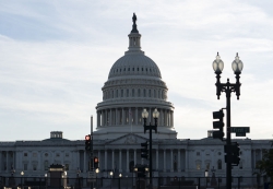 美国会众议院通过临时拨款和债务上限法案
