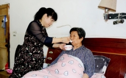 先后悉心照料患病丈夫、婆婆26年 阜宁“好儿媳”王红候选“中国好人”