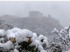 希腊首都雅典发生爆炸事件致3人受伤