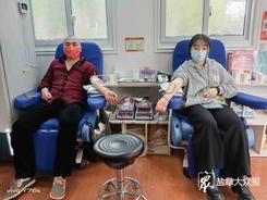 江苏盐城：父女献血传承爱心协力战“疫”