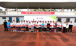 滨海县明达中学在校园足球联赛中夺冠