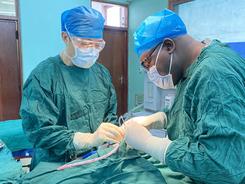 坦桑尼亚桑给巴尔成立中国医疗队微创外科中心