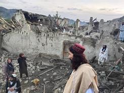 房屋震成瓦砾、超千人遇难，20年来最致命地震重创阿富汗  