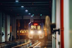 9月30日，南京地铁四条线路延时运营至24:00