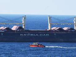 俄称船只遇袭 暂停执行黑海港口农产品外运协议