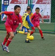 中国足球少年，成为世界杯护旗手！