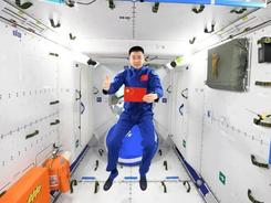 祝贺！陈冬成为我国首位在轨时长超200天航天员