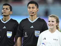卡塔尔世界杯：中国裁判员马宁亮相世界杯赛场
