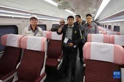 通讯：“中国铁路客车又快又先进！”——记驶向拉合尔的中国列车