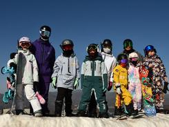 追光丨“鳌山战队”：西北滑雪场上“小鬼当家”