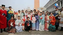 全球连线｜中国传统服饰亮相威尼斯狂欢节