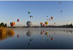 新西兰举行怀卡托热气球节
