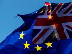英国政府暂缓与欧盟法律彻底“脱钩”步伐