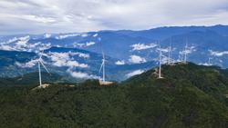 国家首批大型风电光伏基地项目，雅砻江腊巴山风电项目投产发电
