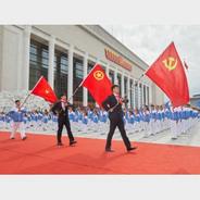 千余名少先队员在中国共产党历史展览馆举行入队建队仪式