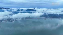 湖北宜昌：秋雨过后云雾缭绕三峡美