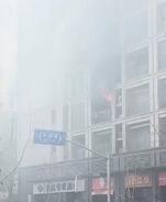 上海杨浦区一公寓发生火情，火已扑灭现场无人伤亡