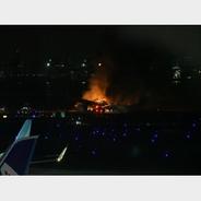 现场视频来了！日本东京羽田机场两机相撞起火
