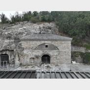 河南洛阳龙门石窟洞窟墙壁内首次发现石刻造像