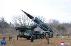 朝鲜成功试射中远程高超音速弹道导弹 
