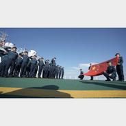 中国海警在我国黄岩岛海域开展日常训练