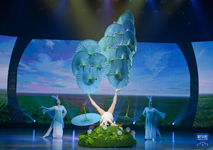 第十二届中国杂技金菊奖全国魔术·滑稽比赛在深圳开幕