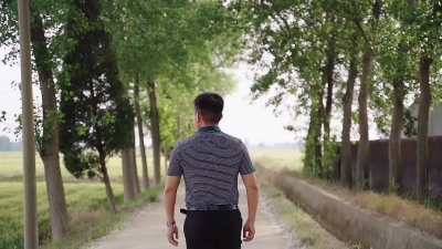 带领群众奔跑在小康路上