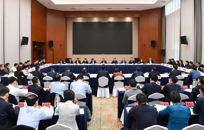 市委举办学习贯彻习近平总书记重要讲话精神暨深入贯彻中央八项规定精神学习教育读书班