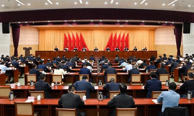 全市2024年度高质量发展总结暨2025年工作推进及项目建设会议召开